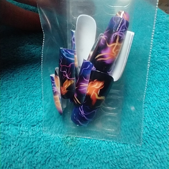 Press on nails purple orange black lightning pattern set - Picture 2 of 2